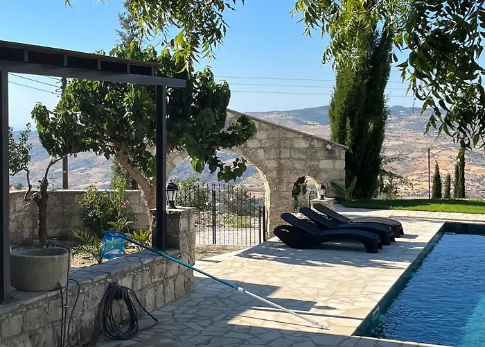 Romanos Villa
