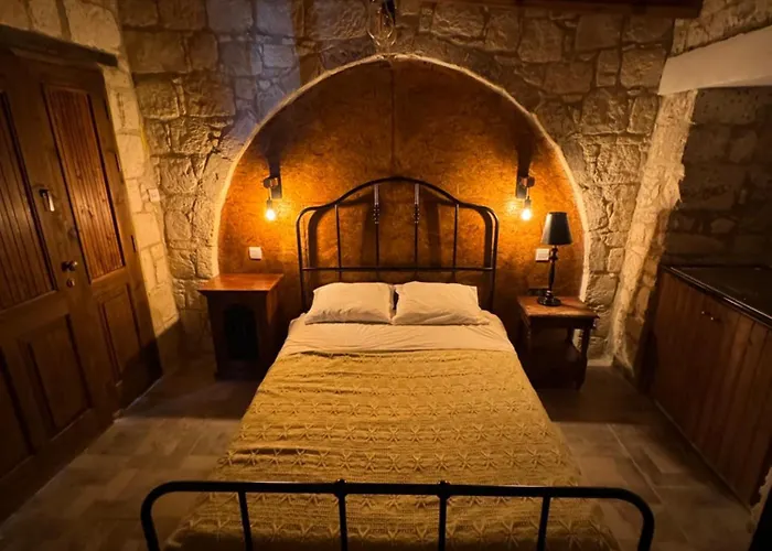 Romanos Villa
