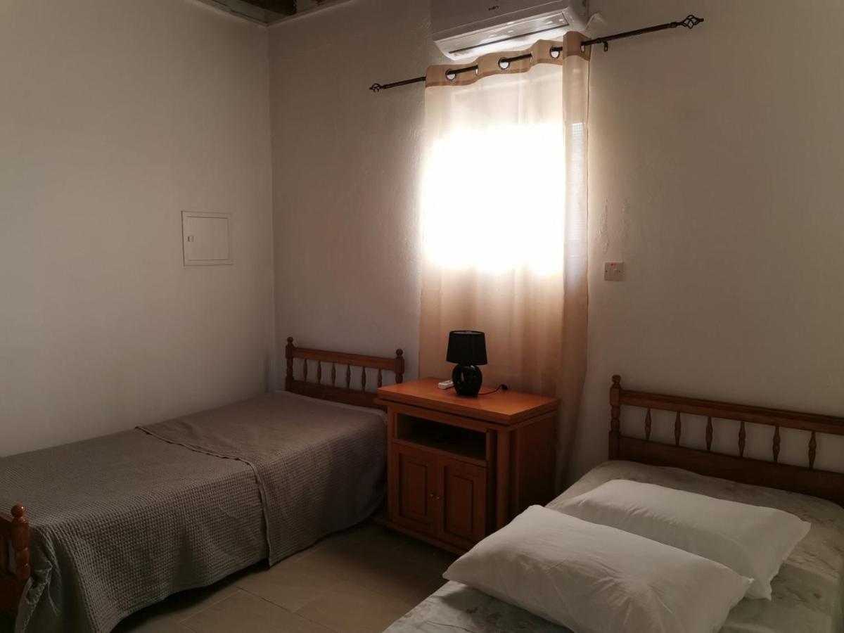בית כפרי Romanos Paphos